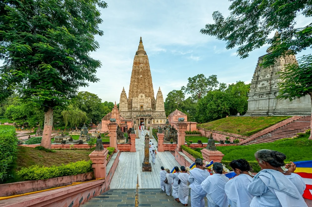 India extends free visas for Thais through 2027 as pilgrimage travel rebounds